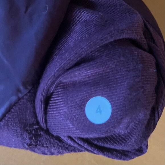 Lululemon Layer Up Reversible Insulated Vest in Bordeaux and Red | Size 4 - Picture 16 of 16